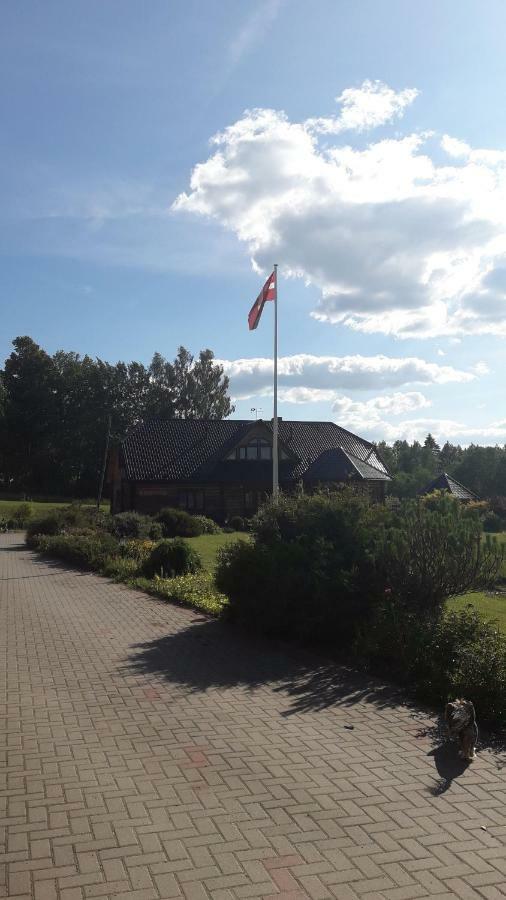 Lielkaibeni Hotel Vecpiebalga Eksteriør billede